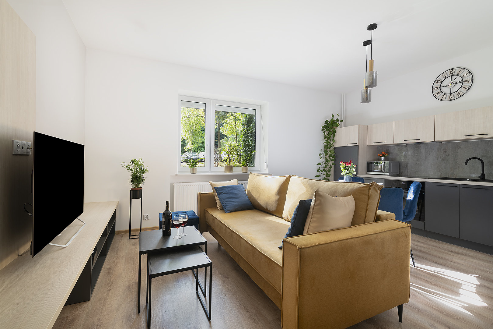 Easy Rent Apartments- KOSMOS